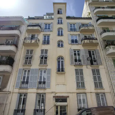 Near Gambetta